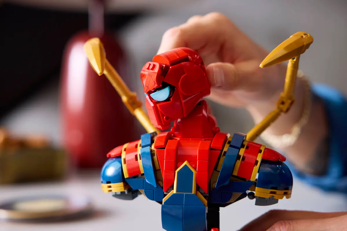 🎁 یک انتخاب عالی برای هدیه دادن به طرفداران Spider-Man!